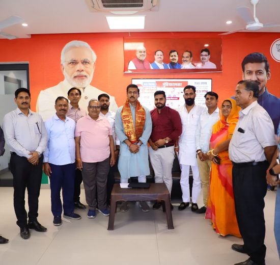 कर्नल राज्यवर्धन राठौड़ ने 23 अप्रैल 2026 को श्रीनगर में कहा — नारी शक्ति वंदन अधिनियम को 2029 से पहले लागू करना ज़रूरी था। विपक्ष की देरी से भारत की महिलाएं हार रही हैं।