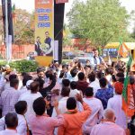 कर्नल राज्यवर्धन राठौड़ और भाजपा कार्यकर्ताओं द्वारा राष्ट्रीय अध्यक्ष का भव्य स्वागत।