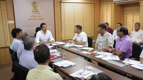 IT Minister Col. Rajyavardhan Rathore addressing tech innovators and launching the transparent Rajasthan AI/ML Policy framework.
