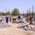 जयपुर के कालवाड़ क्षेत्र के धरमपुरा में निर्माणाधीन सेटेलाइट अस्पताल के भवन और तकनीकी लेआउट का निरीक्षण करते कर्नल राज्यवर्धन सिंह राठौड़।