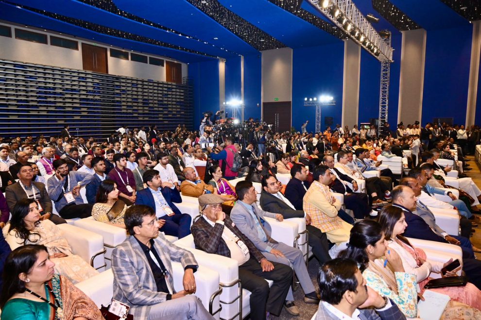 Col. Rajyavardhan Rathore at Jhotwara Employment Fair with youth and company representatives